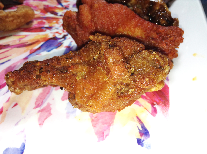 Illustration for article titled Boneless Vs. Bone-In Chicken Wings: The Snacktaku Showdown